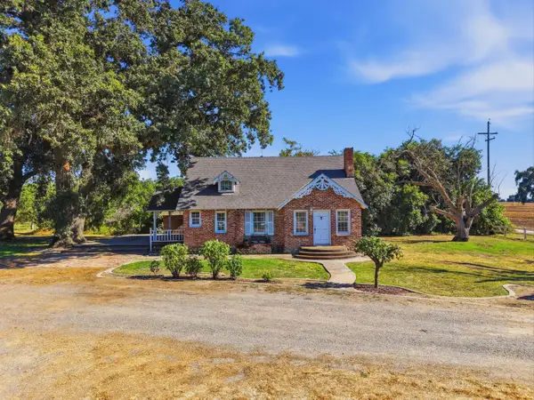 21530 Tiburico Avenue, Laton, CA 93242