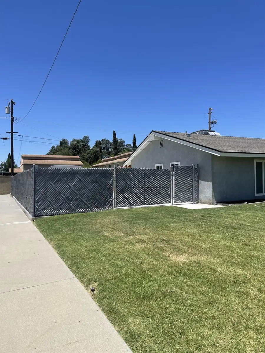35 Linda Lane, Lemoore, CA 93245 - #2