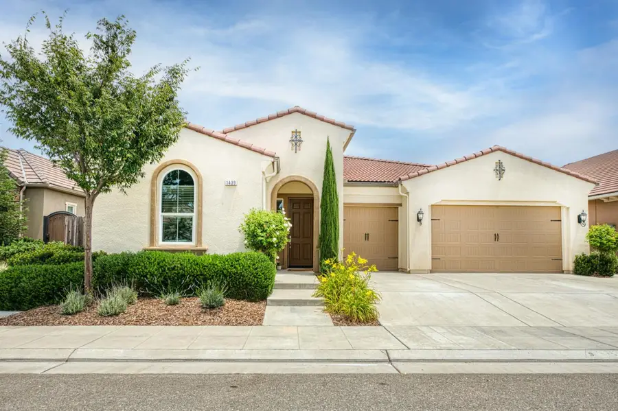 1439 N Maine Avenue, Clovis, CA 93619 - #2