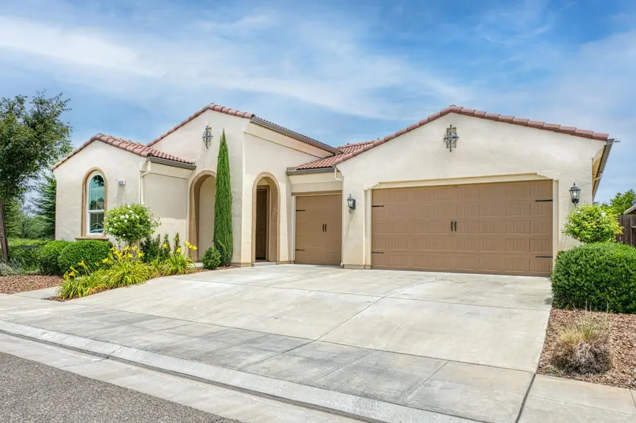 1439 N Maine Avenue, Clovis, CA 93619 - #3