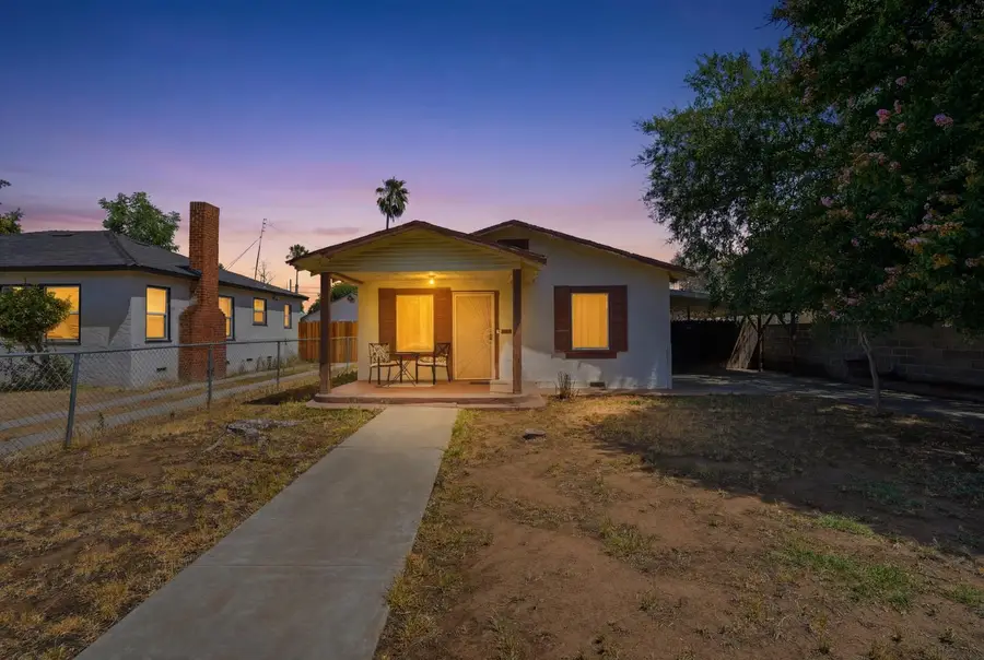 327 E Dayton Avenue, Fresno, CA 93704 - #2