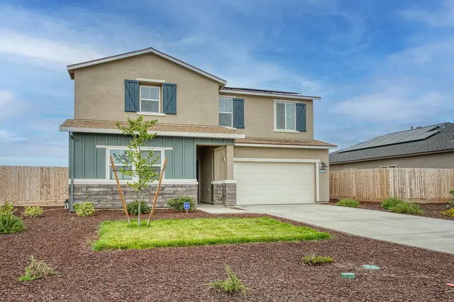 1470 W Clara Avenue, Fowler, CA 93625 - #2
