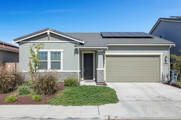 636 N Apricot Avenue, Fresno, CA 93727