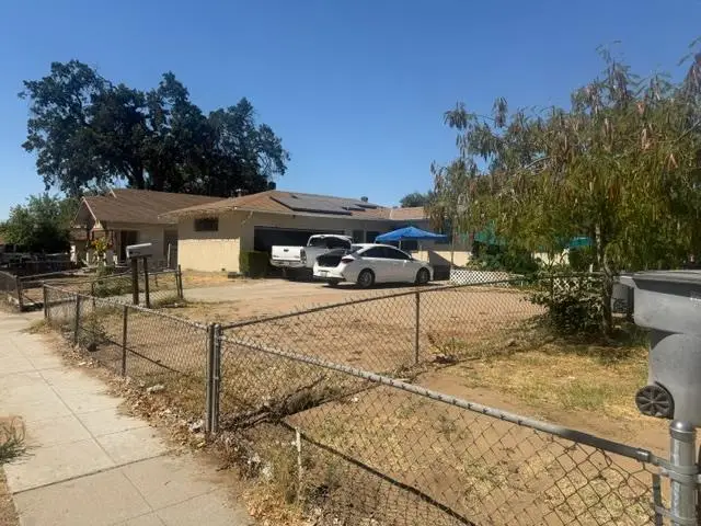 838 B, Fresno, CA 93706 - #2