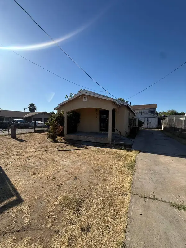 4079 E Heaton Avenue, Fresno, CA 93702