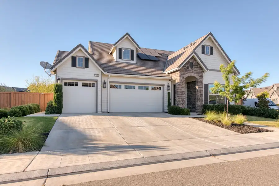 2308 E Mazie Avenue, Fresno, CA 93730 - #2
