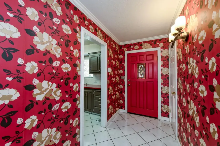 181 W Dovewood Lane, Fresno, CA 93704 - #3