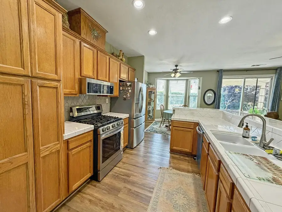 2811 Walton Avenue, Sanger, CA 93657 - #2