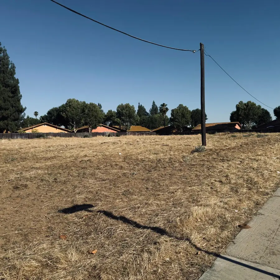 127 S Fine Avenue, Fresno, CA 93727 - #3