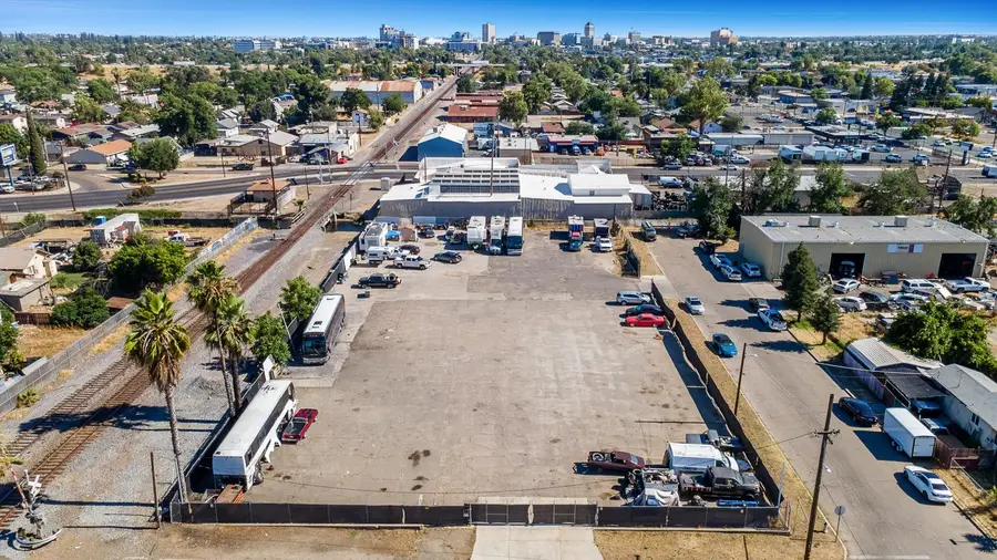 1206 N Effie Street, Fresno, CA 93703 - #3