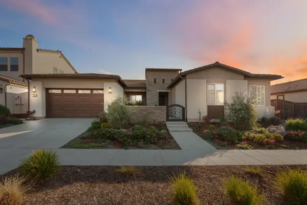 822 Overstone Avenue, Madera, CA 93636