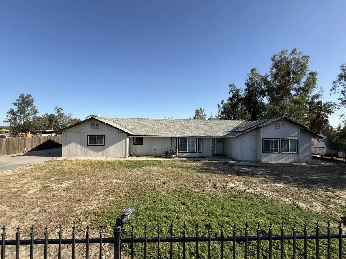 2109 E Dinuba Avenue, Fresno, CA 93725 - #1