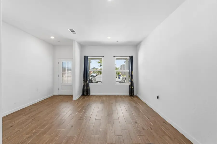 7242 E Amherst Avenue, Fresno, CA 93737 - #3