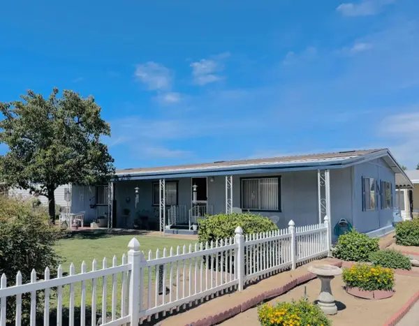 1701 Dinuba Avenue #140, Selma, CA 93662
