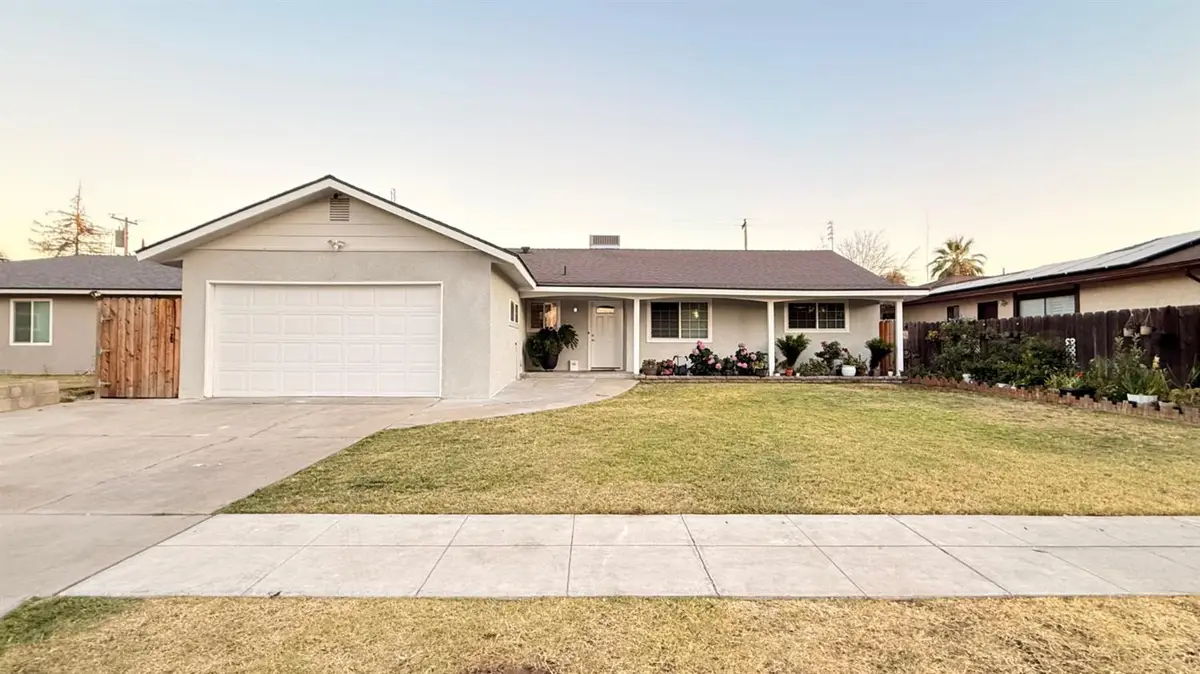 4842 E San Gabriel Avenue, Fresno, CA 93726 - #1