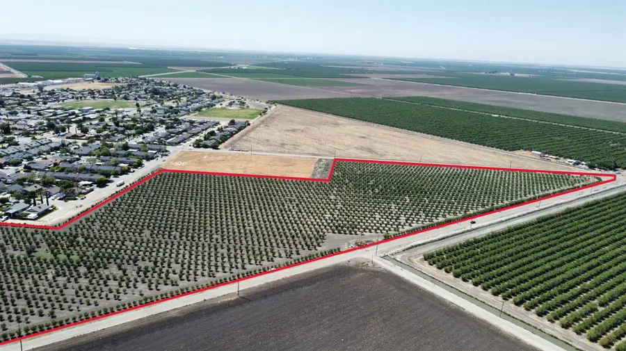 1 Placer Avenue, San Joaquin, CA 93660 - #3