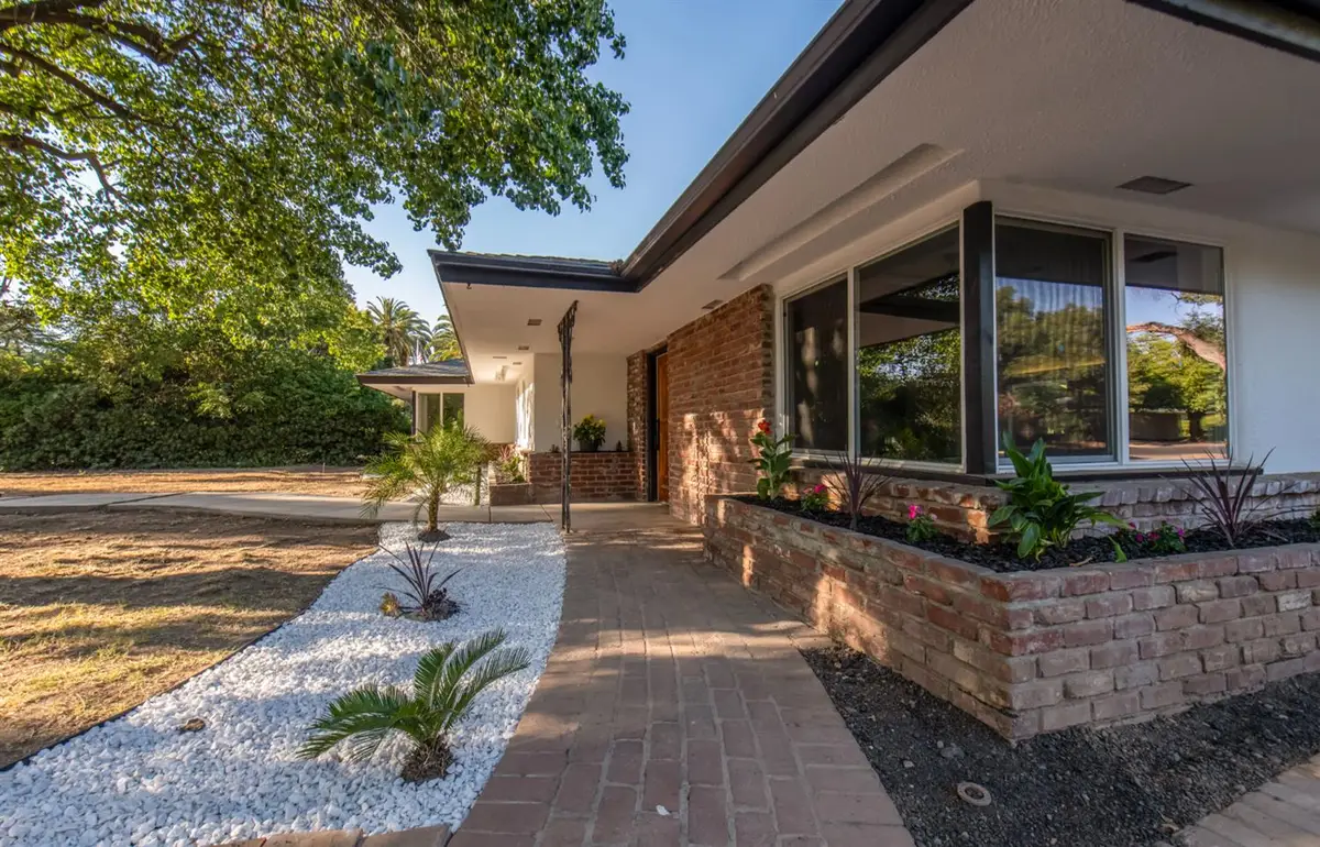 609 E Hampton, Fresno, CA 93704 - #1