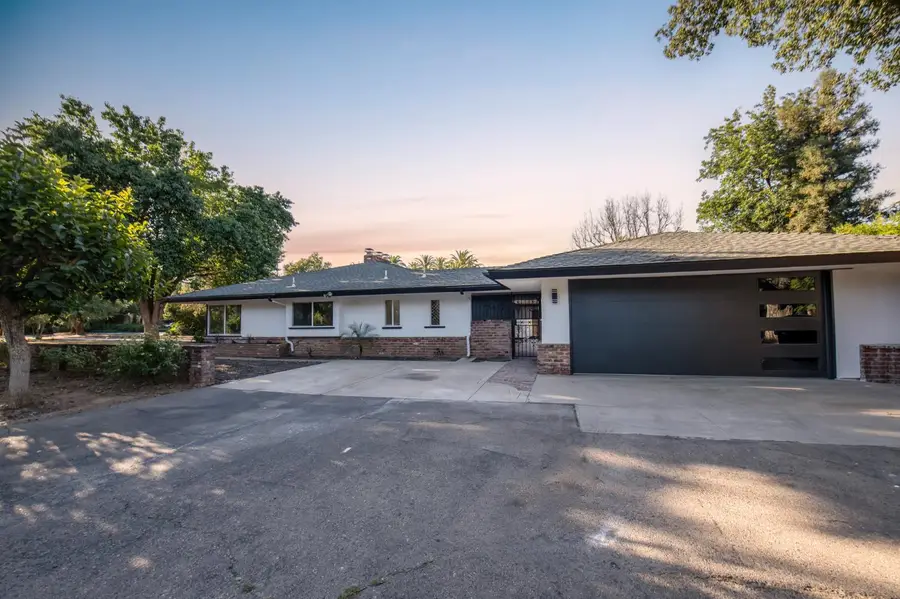 609 E Hampton, Fresno, CA 93704 - #2