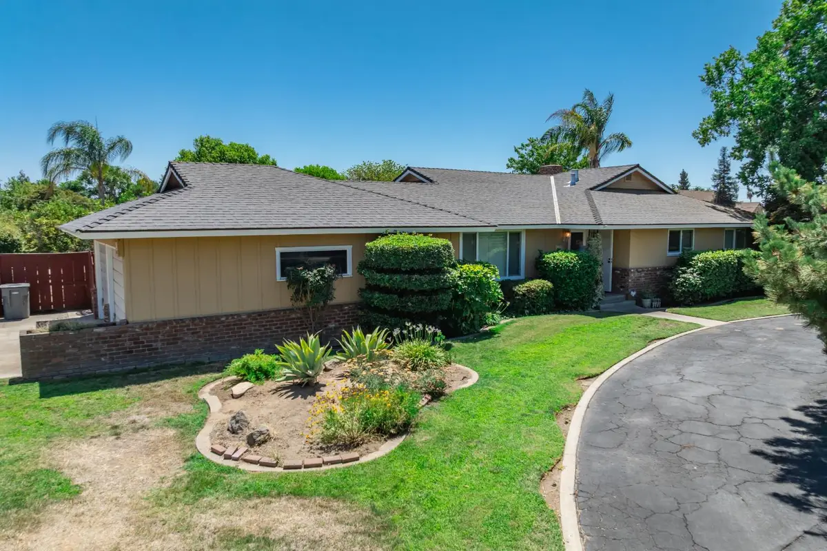 4328 E Rialto Avenue, Fresno, CA 93726 - #1
