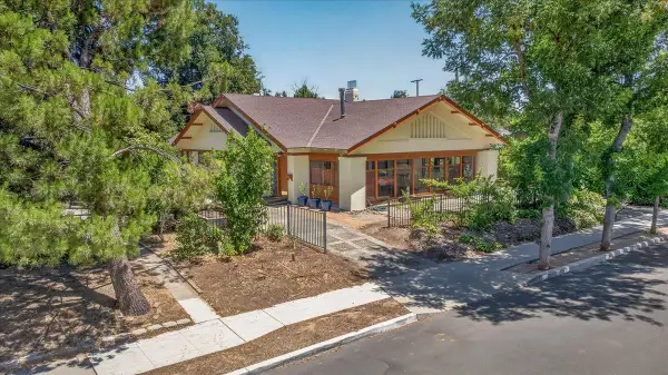 641 E Yale Avenue, Fresno, CA 93704