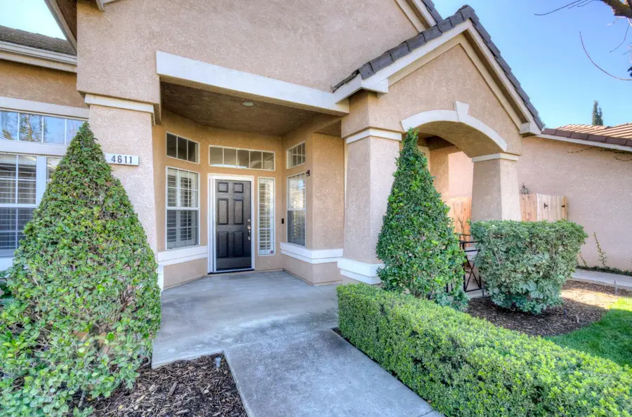 4611 W Rio Bravo Drive, Fresno, CA 93722 - #3