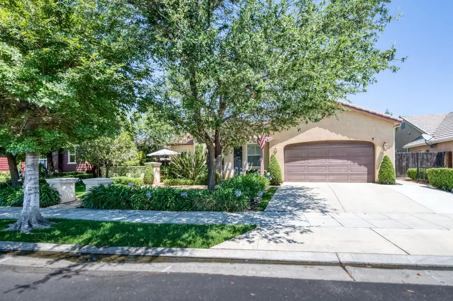 3283 Buckingham Avenue, Clovis, CA 93619 - #2