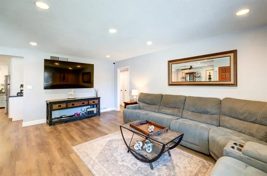 3556 E Donner Avenue, Fresno, CA 93726 - #3