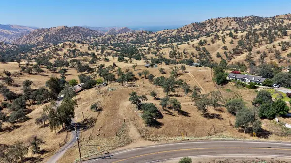 1 Apn# 185-350-49s Rd, Yokuts Valley, CA 93675