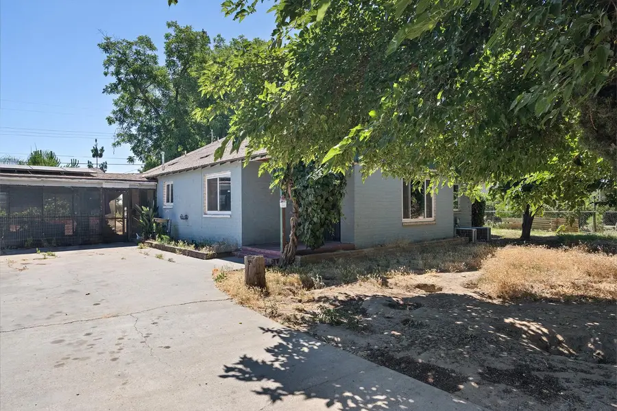 2448 S Lewis Lane, Sanger, CA 93657 - #2