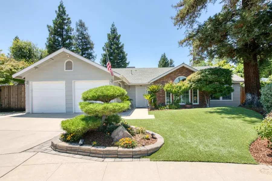 152 Karen Avenue, Clovis, CA 93612 - #2