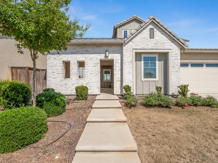4477 Vineyard Drive, Madera, CA 93636 - #2