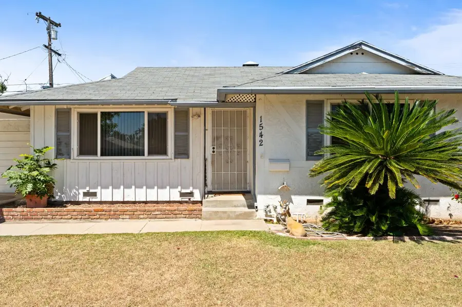 1542 W Sussex Way, Fresno, CA 93705 - #3