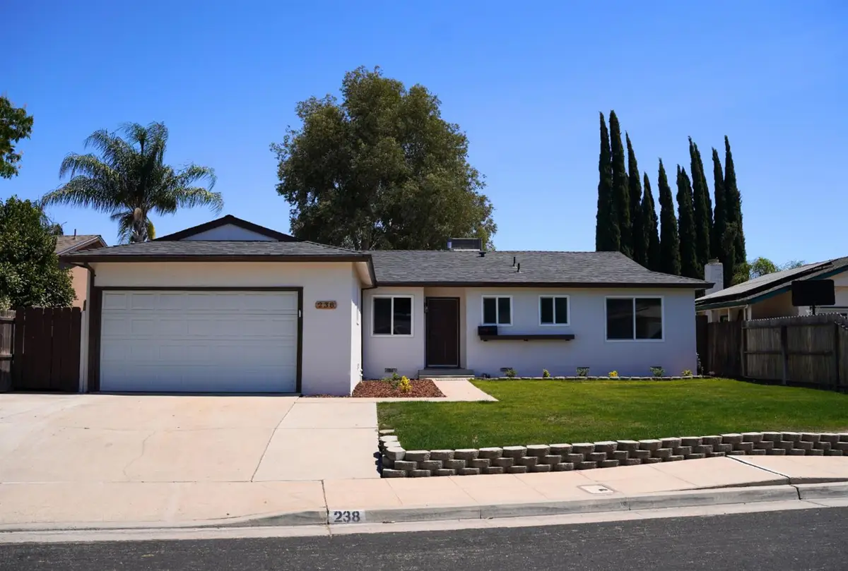 238 W Swift Avenue, Clovis, CA 93612 - #1
