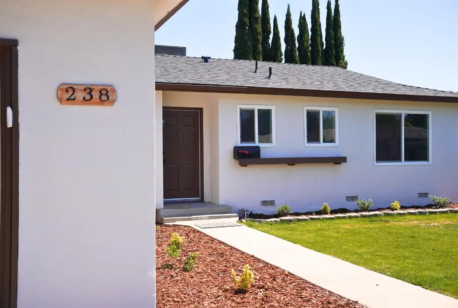 238 W Swift Avenue, Clovis, CA 93612 - #2