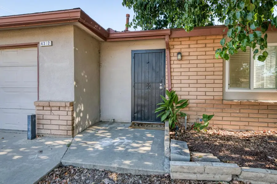 4372 N Cornelia Avenue, Fresno, CA 93722 - #3