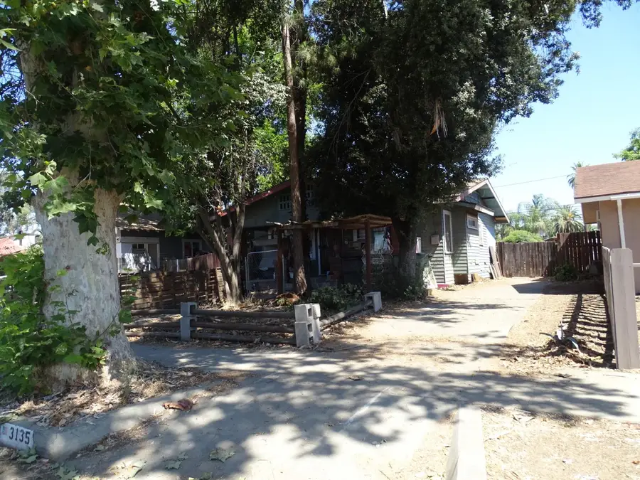 3135 E El Monte Way, Fresno, CA 93702 - #3