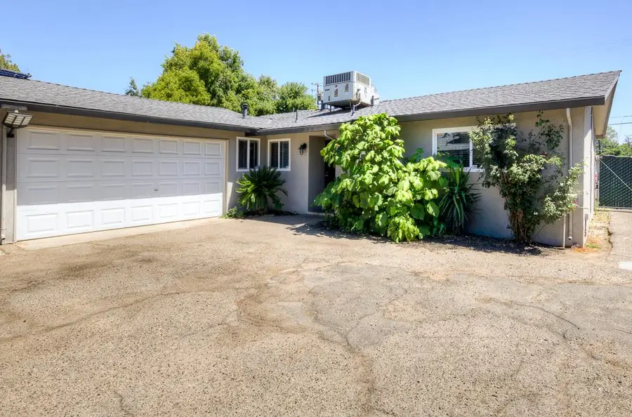 4563 E Sierra Madre Avenue, Fresno, CA 93726 - #2