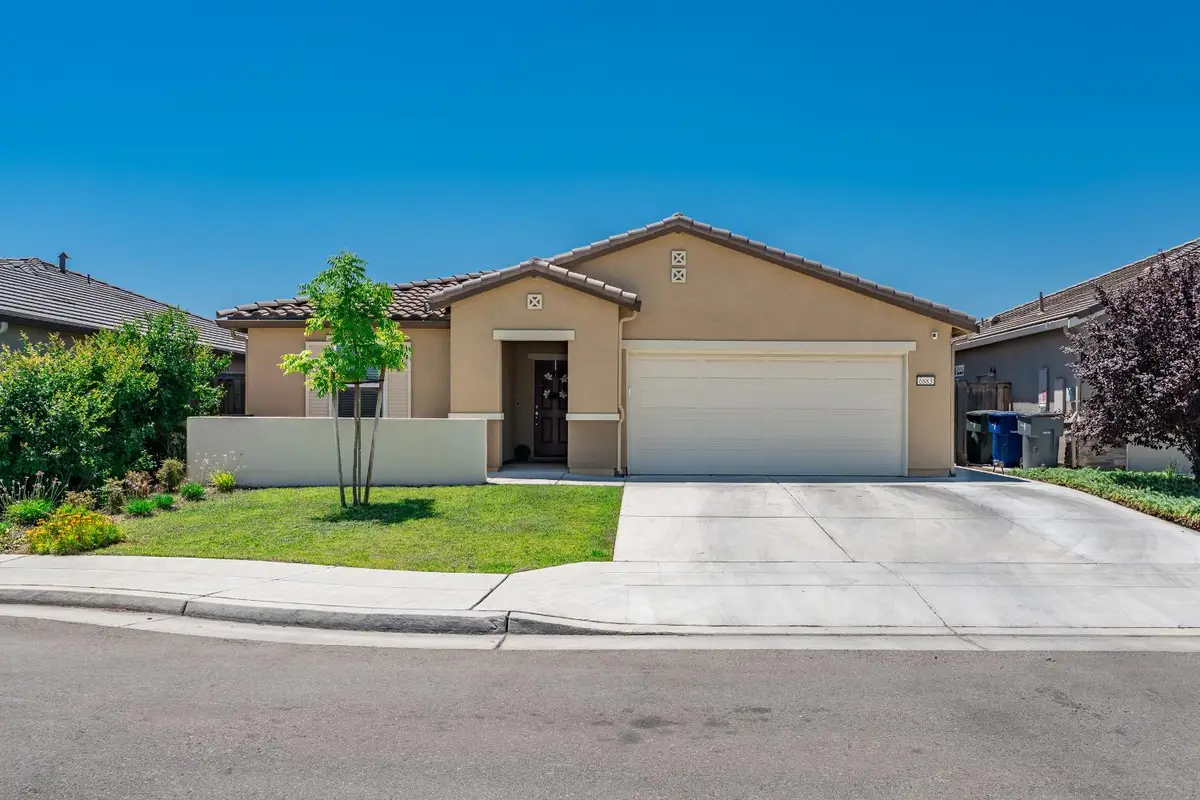 6883 E Woodward Avenue, Fresno, CA 93727 - #1