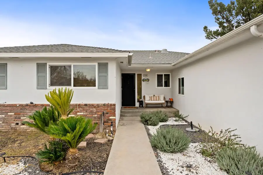 1038 E Vartikian Avenue, Fresno, CA 93710 - #3
