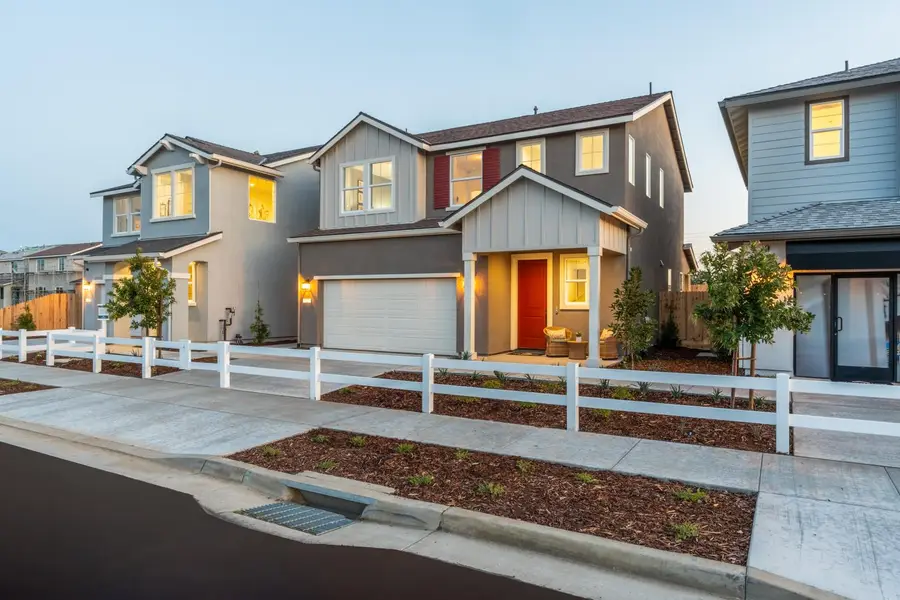 1433 W Payson Avenue, Visalia, CA 93291 - #2