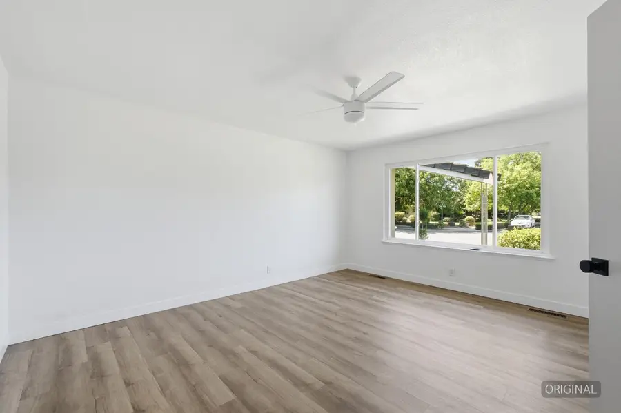 744 W Palo Alto Avenue, Fresno, CA 93704 - #3