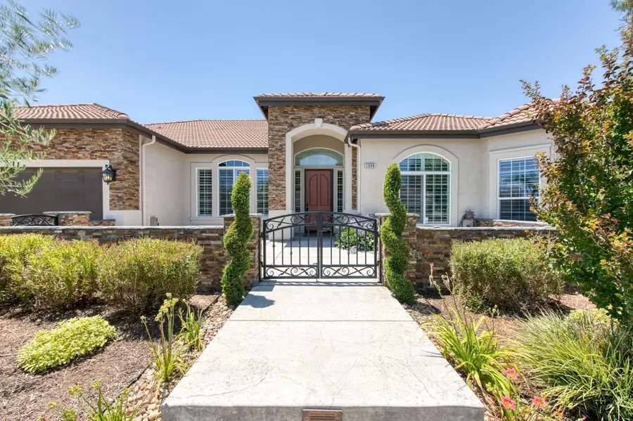 1558 N Oxford Avenue, Clovis, CA 93619 - #3