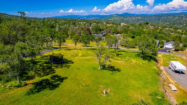 1 Horseshoe Dr, Coarsegold, CA 93614