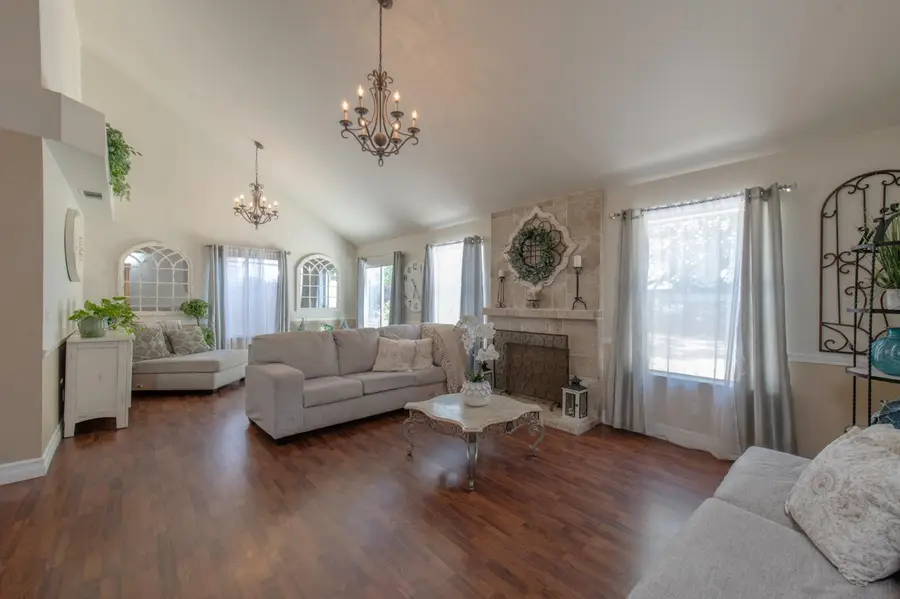 4649 W Saginaw Way, Fresno, CA 93722 - #3