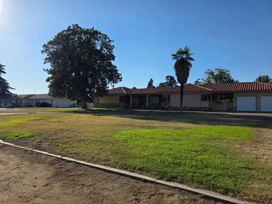 2010 W Kearney Boulevard, Fresno, CA 93706 - #3
