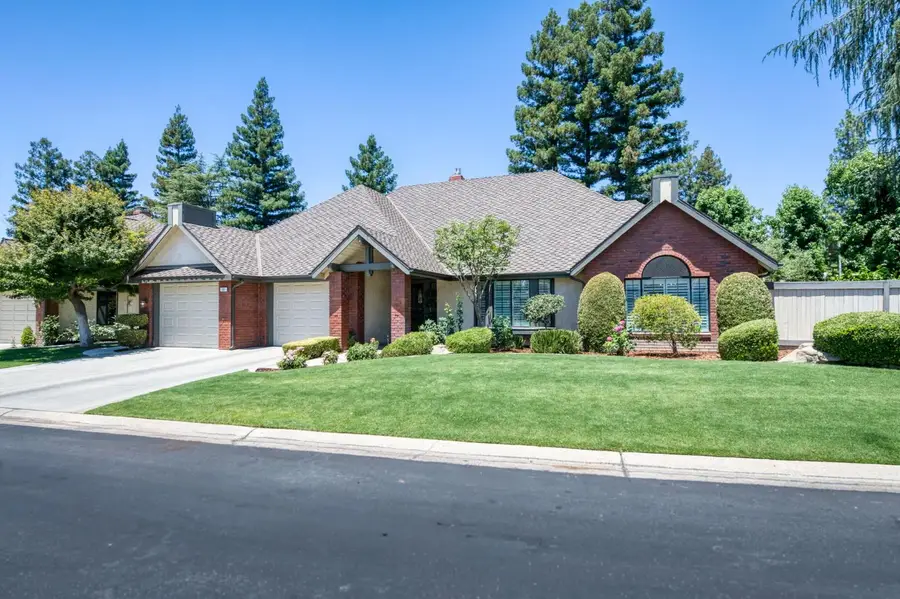 2555 W Bluff Avenue #101, Fresno, CA 93711 - #3