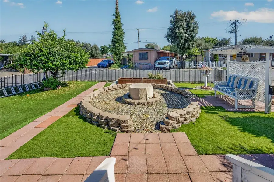 2373 S Chestnut Ave #67, Fresno, CA 93725 - #3