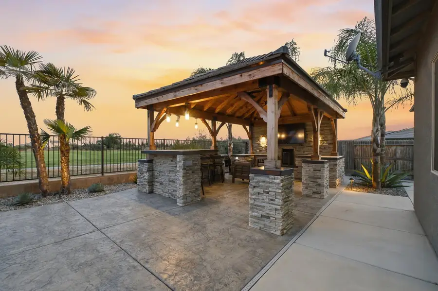 3612 Gold King Place Circle, Dinuba, CA 93618 - #3