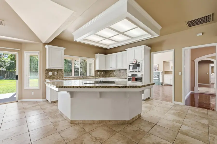 6542 N Rafael Avenue, Fresno, CA 93711 - #2