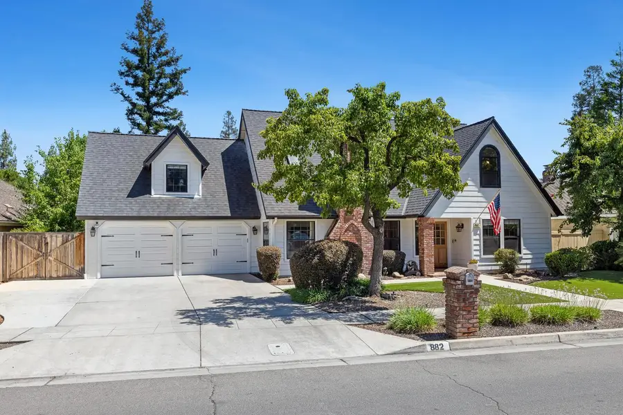 882 E Foxhill Drive, Fresno, CA 93720 - #2